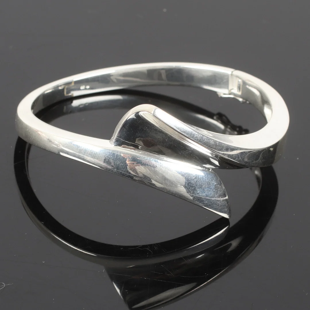 (2610-219) ARMRING, Sterling silver, 19/2000-tal. — Bracelets — Stadsauktion Sundsvall