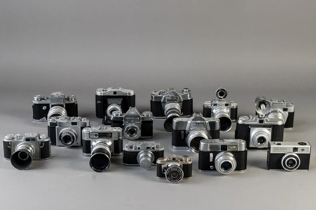 Samling vintage fotografiapparater / kameraer (15) — Electronics/Cameras, photo equipment — Lauritz