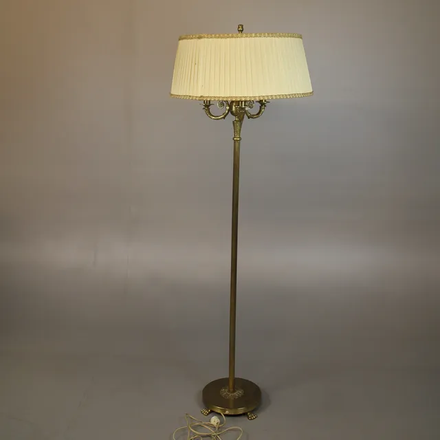GOLVLAMPA, 3- armad 1900-talets första hälft.