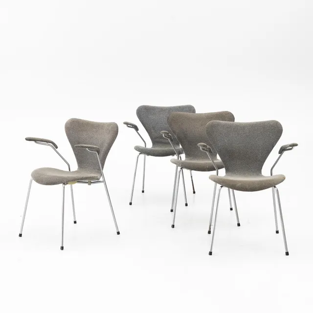 Arne Jacobsen, karmstolar, 4 st, "Sjuan", Fritz Hansen, Danmark, 1990.
