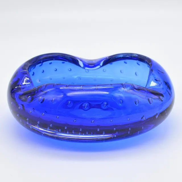SKANDINAVISCHE DESIGNERSCHALE, MEHRFACHES GLAS, LUFTEINSCHLÜSSE, UM 1960ER JAHRE.