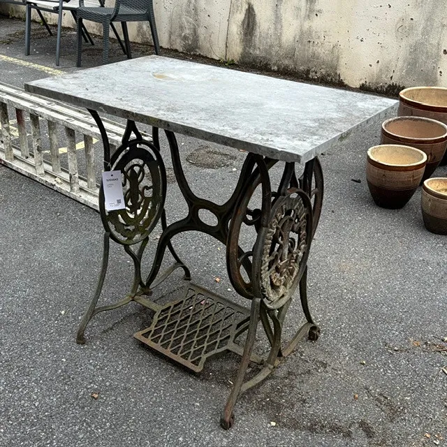 GARDEN TABLE.