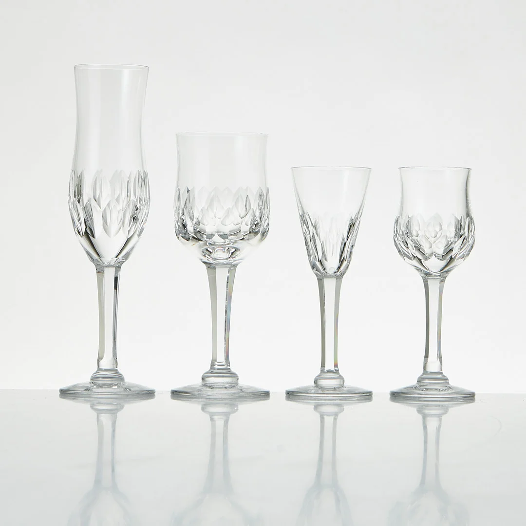 SIGURD PERSSON. Glasservis "Carl Gustaf" 47 delar, Kosta. — Tableware — Stockholms Auktionsverk Magasin 5