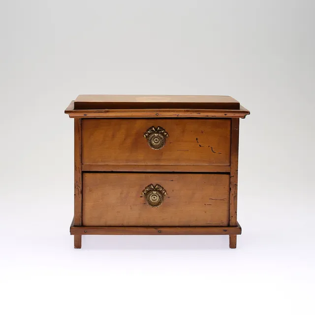 MINIATYRBYRÅ, 1800-talets slut.