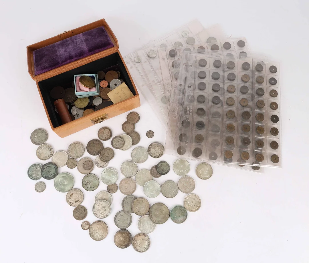A collection of coins — Hobby and collectibles/Coins, notes and bars — Lauritz