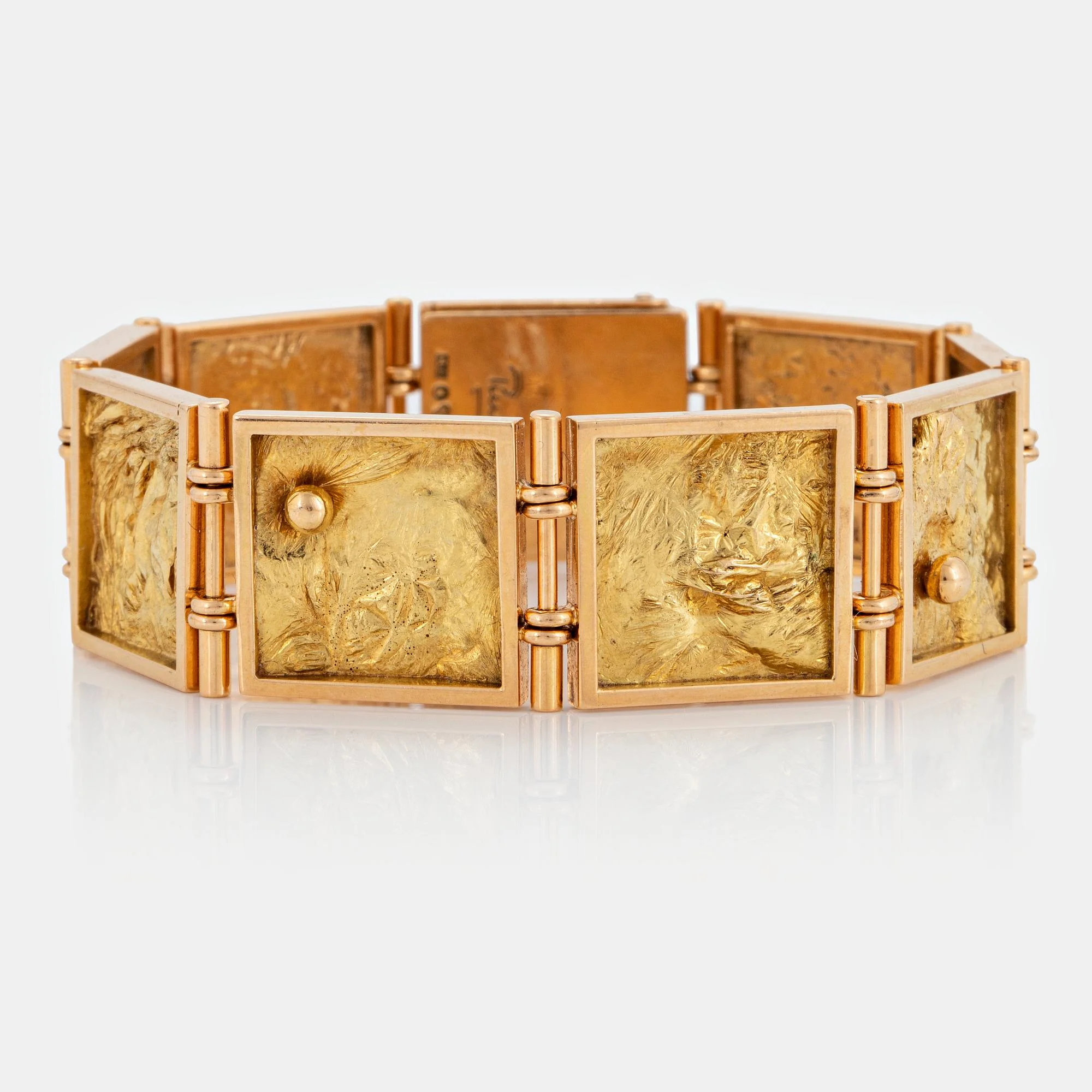 Rey Urban, armband, Stockholm 1967, 18k rödguld. — Bukowskis