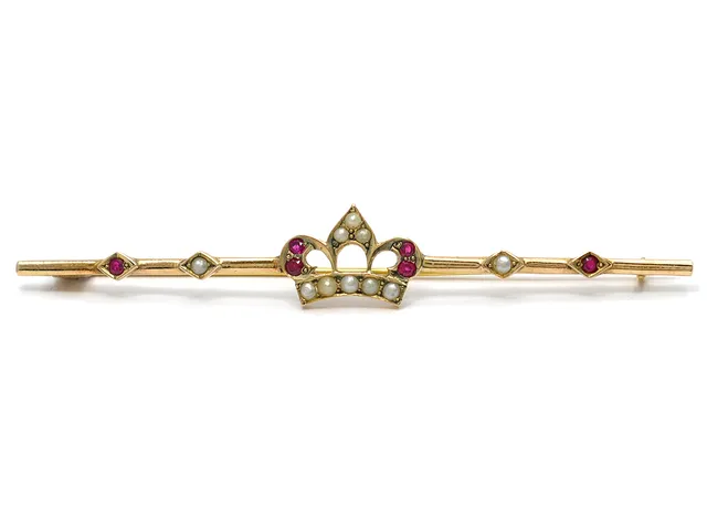 BROSCH, 14K guld, orientaliska pärlor, 6 rubiner, längd 7,5 cm, vikt 3,6 g.