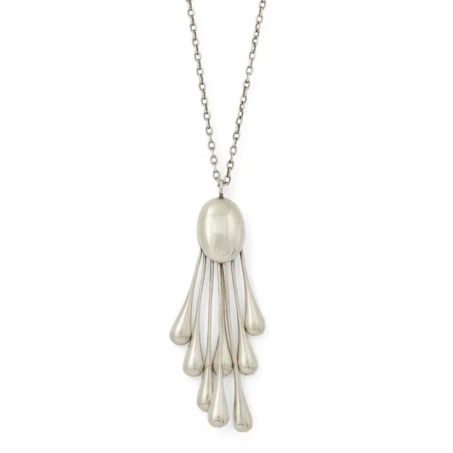 A “Archive” necklace set with a pendant of sterling silver. Weight app. 63 g. Pendant incl. eye-let L. 10 cm. L. app. 56 cm. Made by Georg Jensen in the early 1970s.