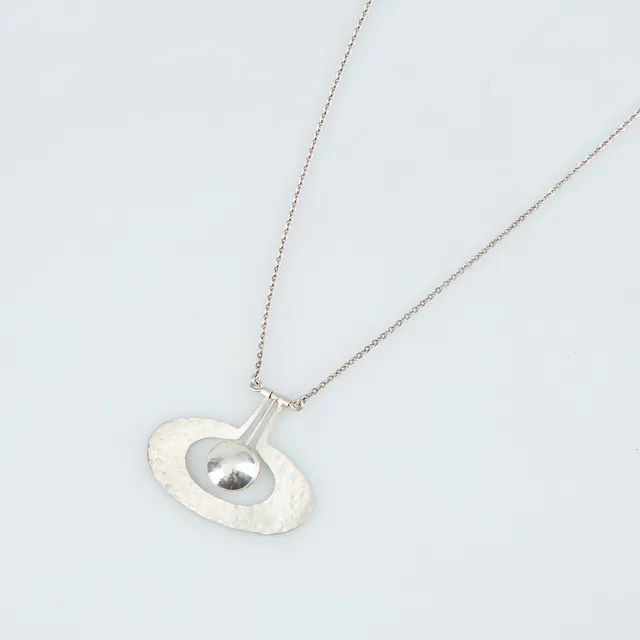 TAPIO WIRKKALA. HÄNGE, Päron, silver, Hopeakeskus, Tavastehus 1975.