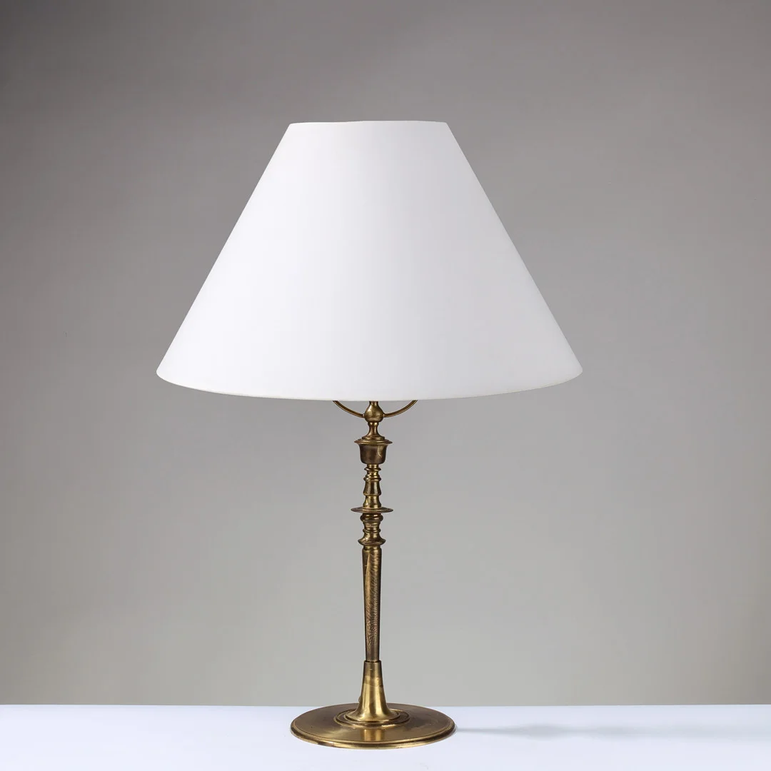 VILHELM BISSEN ( 1836 -1913). Bordlampe " Bissen" af bronze og messing. Danmark ca 1890. — Table Lamps — Palsgaard Kunstauktioner