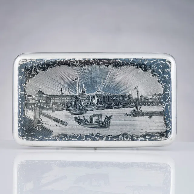 A parcel gilt silver and niello box, makers mark AC, Moscow 1862.