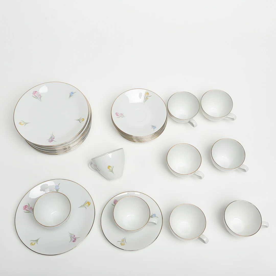 KAFFESRVIS, 22 delar, porslin, Rörstrand. — Tableware — Kalmar Auktionsverk