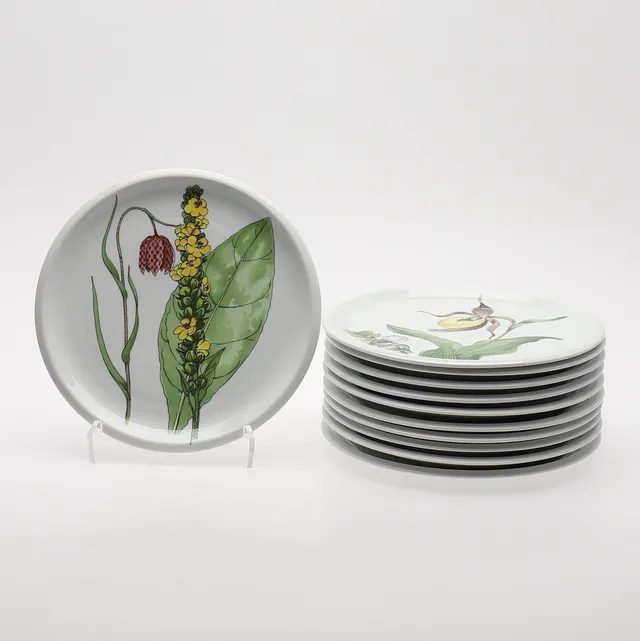 MARGUERITE WALFRIDSSON. TALLRIKAR "MIDSOMMAR", för IKEA, 11 stycken.