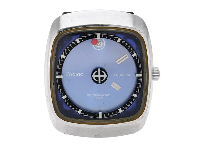 ZODIAC, Astrographic SST, Cal 88 D, Boett nr. 882 963, herrur, 36 x 42 mm, stål, automatisk, mineralglas, datum, läderband, originalspänne, ca 1972.