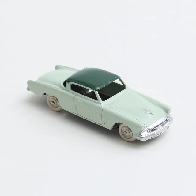 DINKY TOYS, Studebaker "Commander" 24Y i originalkartong, 1950-tal.