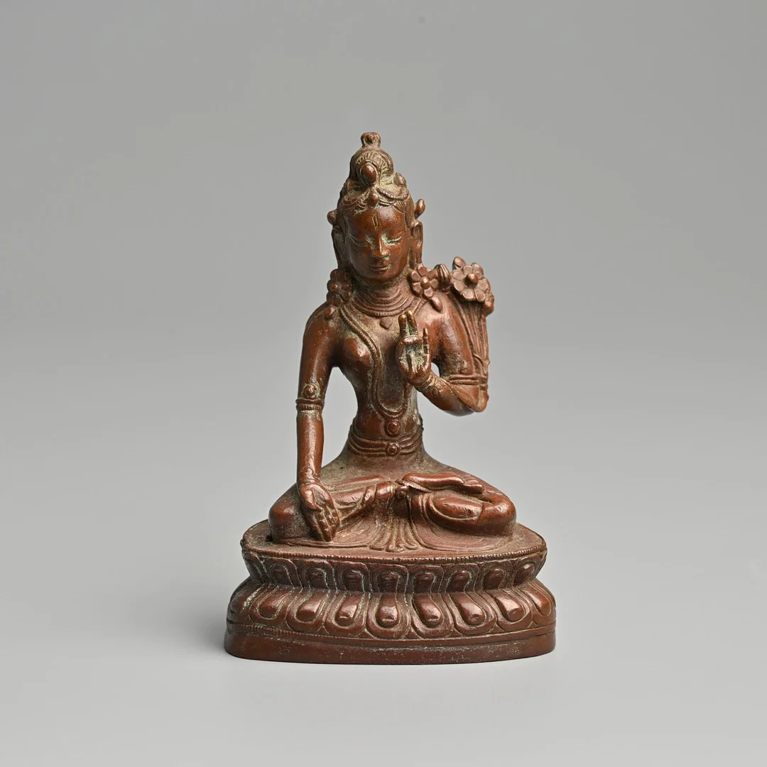 A SMALL NEPALESE BRONZE FIGURE OF SEATED TARA, 19TH CENTURY. — Bronzes — Ma San Auction