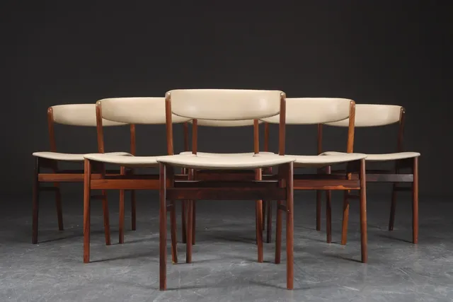 Dansk møbeldesign. Sæt på seks stole af palisander / skai, 1960'erne (6)