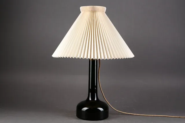 Gunnar Biilmann-Petersen for Le Klint / Holmegaard. Bordlampe nr. 343