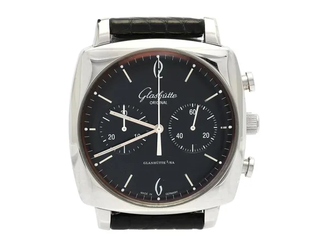 GLASHÜTTE, Sixties-Square, Cal 39-34, Verk nr. 63122, Serie nr. 0664, Ref nr. 39-34-02-32-04, kronograf, herrur, 41,5 x 41,5 (51) mm, stål, automatisk, safirglas, glasbaksida, läderband, originalspänne, cert, (ej komplett), ca 2011, box, ytterkartong.