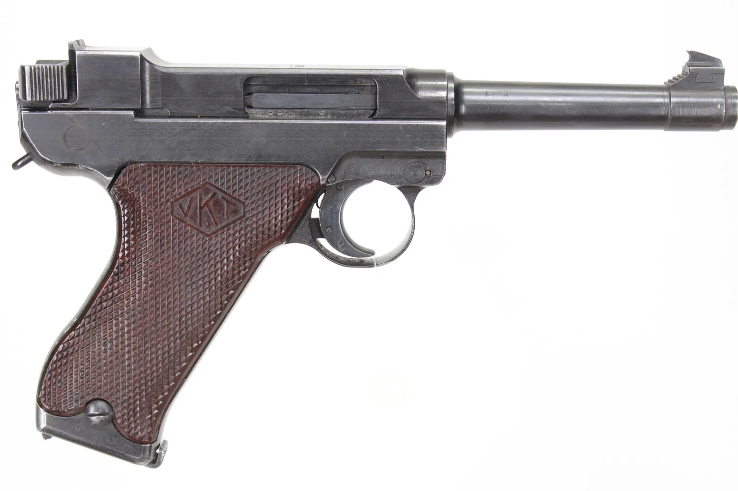 93. PISTOL, finskt, Halvautomatisk, fabrikat Valmet, modell L35, kaliber 9x19, tillv.nr 8966, se-nr SE0014055. — Pistols — Walter Borg