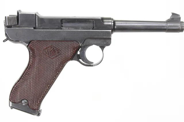 93. PISTOL, finskt, Halvautomatisk, fabrikat Valmet, modell L35, kaliber 9x19, tillv.nr 8966, se-nr SE0014055.