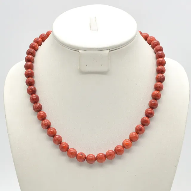 PERLENCOLLIER AUS SCHAUMKORALLE, VERSCHLUSS AUS STERLINGSILBER, UM 1950, CA. 50 CM.