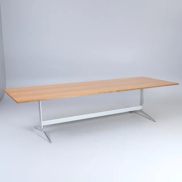 KASPER SALTO (F. 1967) & THOMAS SIGSGAARD (F. 1966). OneCollection. "Council Table" spisebord / konferencebord.