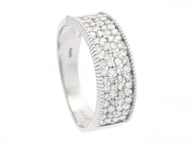 RING, platina, briljantslipade diamanter 0,55 ctv, ca W-Ca/SI-P, stl 16,75 mm, vikt 4,4 g.