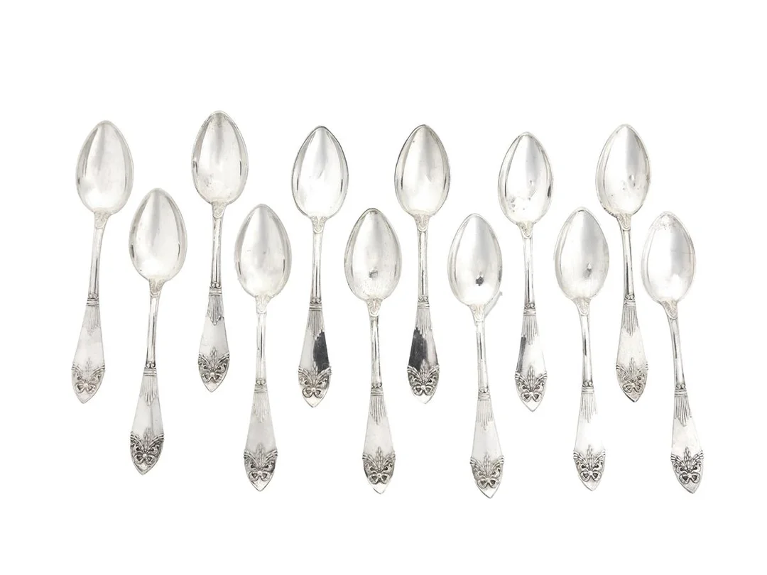 KAFFESKEDAR, 12 stycken, silver, längd 10,5 cm, vikt 125,70 g, etui. — Silver/Matsilver — Kaplans