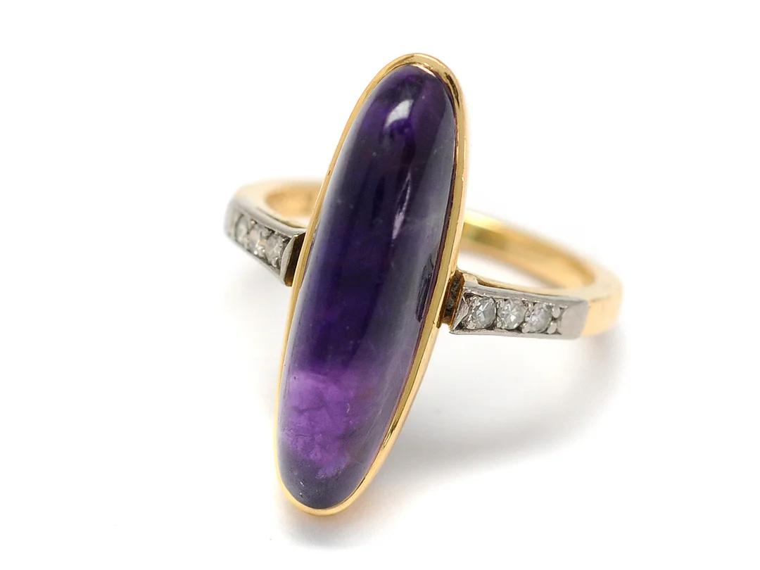 RING, 18K guld/rodierat guld, ametist, 6 åttkantslipade diamanter ca 0,09 ctv, ca TW/ VS, stl 16, 1961, Stjärnagat AB, vikt 4,4 g. — Smycken/Ring — Kaplans
