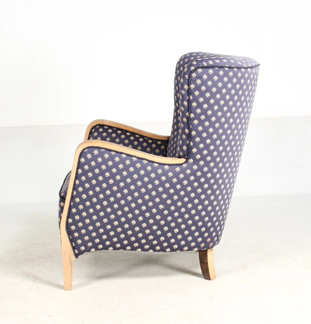 Danish furniture manufacturer. Armchair, 1940s — Furniture/Lounge chairs — Lauritz