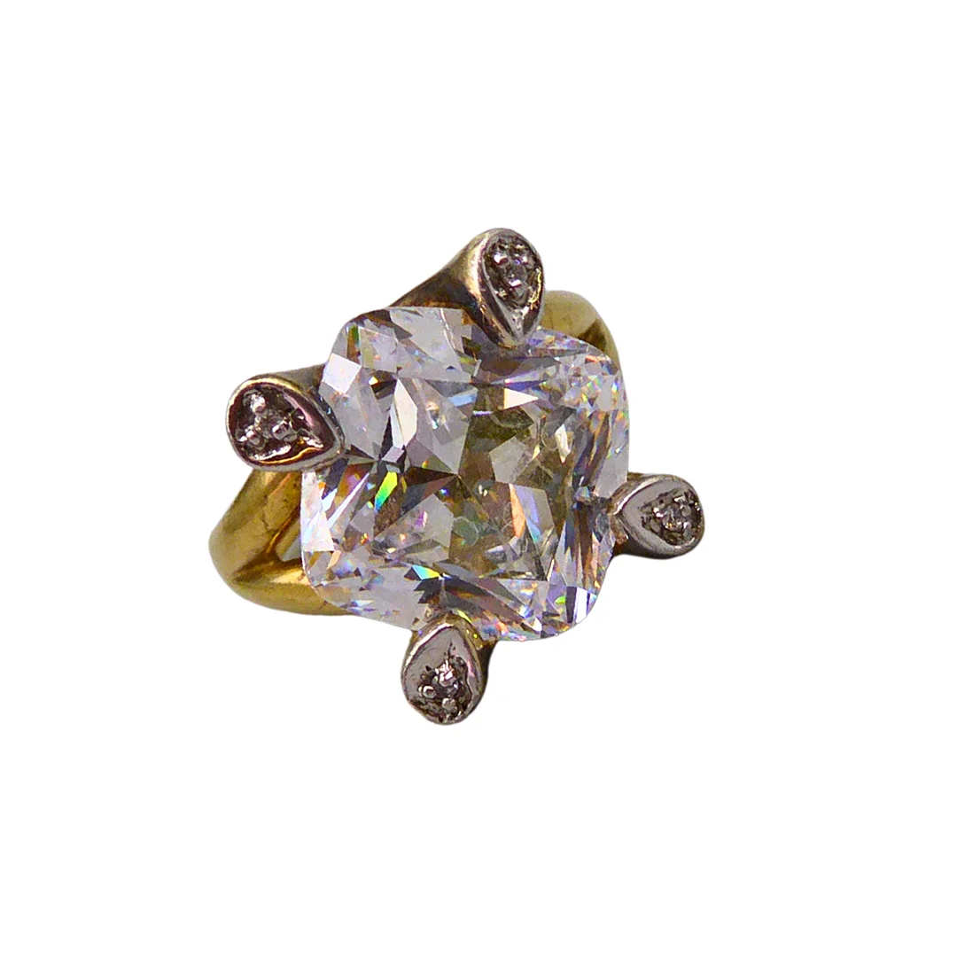 925ER SILBERRING MIT EINEM ZIRKONIA IM PRINZESS CUT. — Rings — Auktionshaus Stuber's Hammerschlag