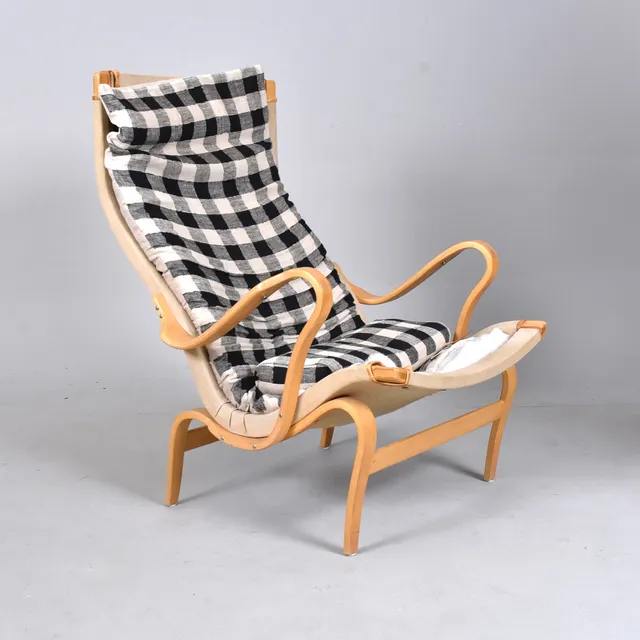 BRUNO MATHSSON. fåtölj, böjträ med canvasklädsel, "Pernilla", design 1943, detta ex framställt av Dux.