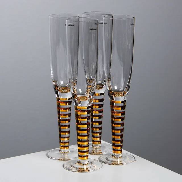 LISELOTTE HENRIKSEN. Champagneglas, 4 st, "Selet", BodaNova.