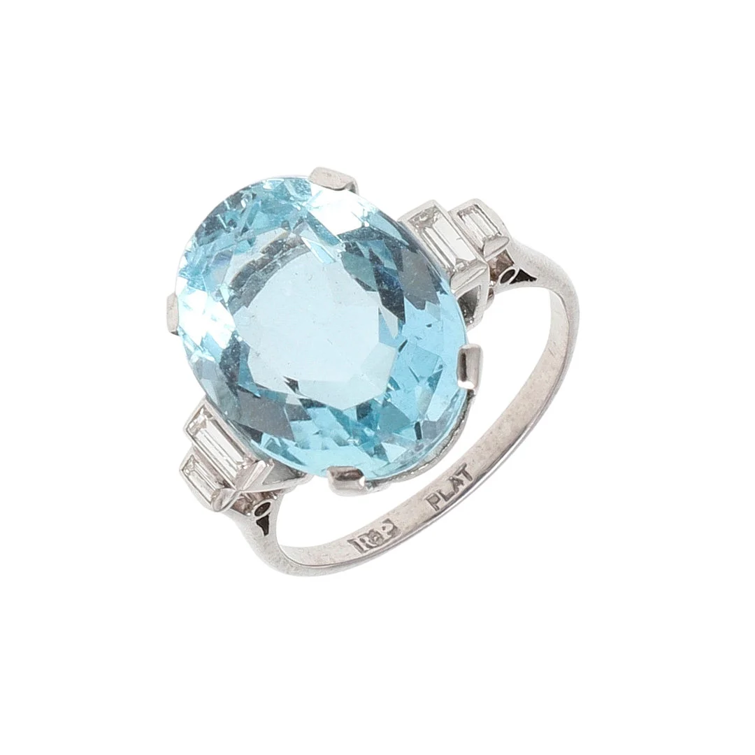AN AQUAMARINE AND DIAMOND RING. — Rings — Lawrences Auctioneers