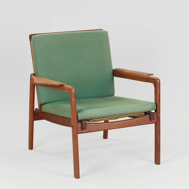 DANSK MØBELDESIGN. Lænestol med stel af teak, sæde- og ryghynde betrukket med grøn uld, 1950/1960'erne.