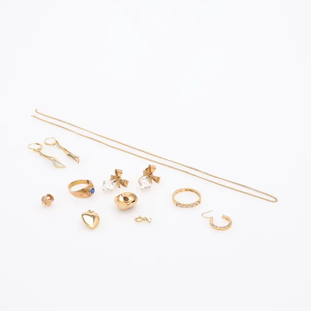 SMYCKEN, 18K GULD, TOTAL VIKT CA 20,9 GRAM.