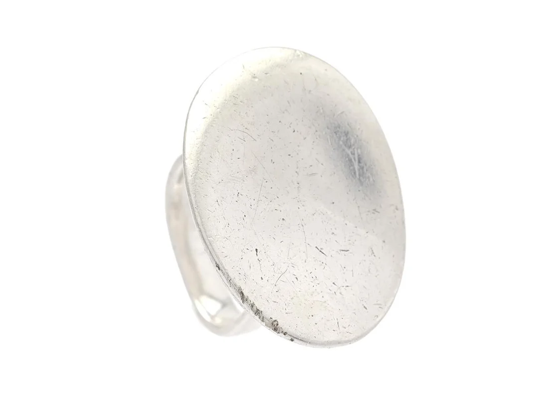 GEORG JENSEN, ring, sterlingsilver, nr 187, design Torun Bülow-Hübe, stl ca 16,5 mm, vikt 18,7 g, nagg och slitage. — Smycken/Ring — Kaplans