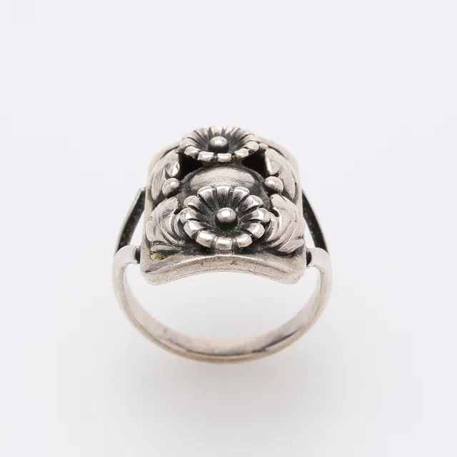 NILS ERIK FROM. RING, STERLINGSILVER, DANMARK.