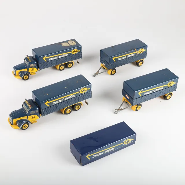 LEKSAKSLASTBILAR MED SLÄP, 2 stycken, "ASG Transport Spedition", Scania Vabis, Tekno, Danmark.