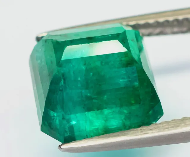 Emerald - 6.85 ct.