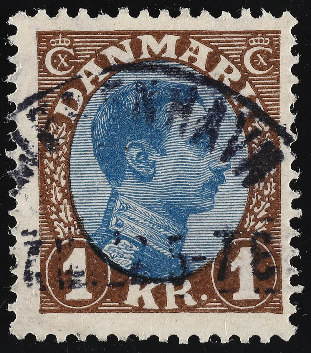 1922. Christian X. 1 Kr. brown/blue. Pos. 33. Variety DOT IN SECOND A. Used stamp — Stamps, Covers & Postal History/Denmark/Bogtryk — Bruun Rasmussen