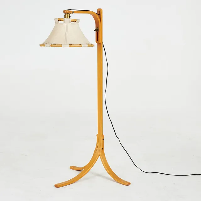 ANNA EHRNER. Golvlampa, 1970-tal, "Anna", stomme i skiktlimmad bok, skärm i canvas, Ateljé Lyktan, Åhus.