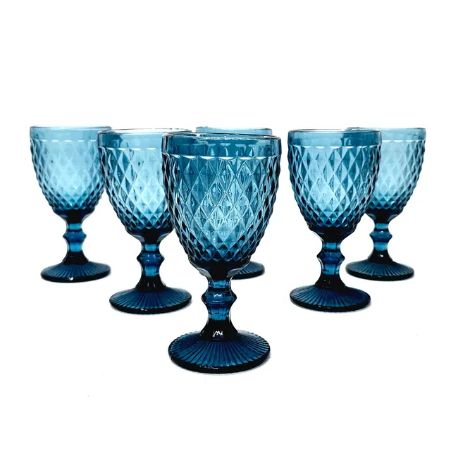 SEIS COPAS EN VIDRIO COLOR AZUL.