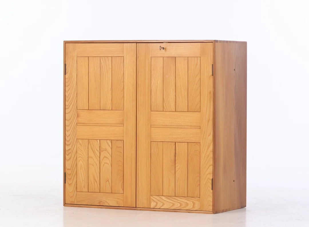Mogens Koch for Rud. Rasmussen. Cabinet module of elm — Furniture/Cabinets, chests of drawers — Lauritz