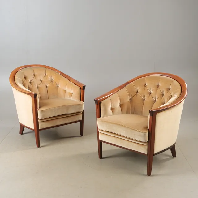 BERTIL FRIDHAGEN (1905-1993). FÅTÖLJER, 1 par, ”Aristokrat”, mahogny och plyschklädsel, Bröderna Andersson, 1900-talets andra hälft.