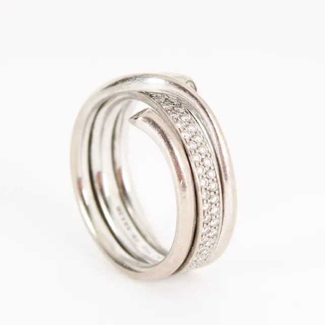 Regitze Overgaard for Georg Jensen: Two 'Magic' rings of 18 kt. white gold with diamonds. Size 55