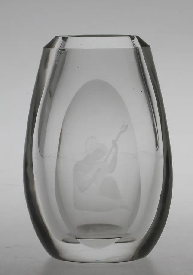 VAS, glas, möjligtvis Vicke Lindstrand för Kosta.