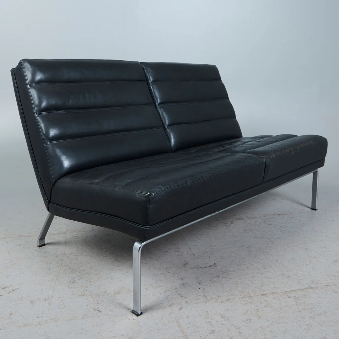 HORST BRÜNING. Kill International, Sofa / Zweisitzer, Aluminium, Leder, 1960er Jahre, Deutschland. — Sofas & Seatings — Stockholms Auktionsverk Köln