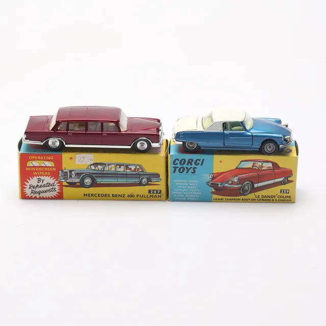 CORGI TOYS. Leksaksbilar, 2 st, England.